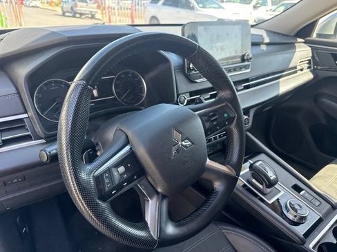 Used 2024 Mitsubishi Outlander SE AWD/4WD image 10