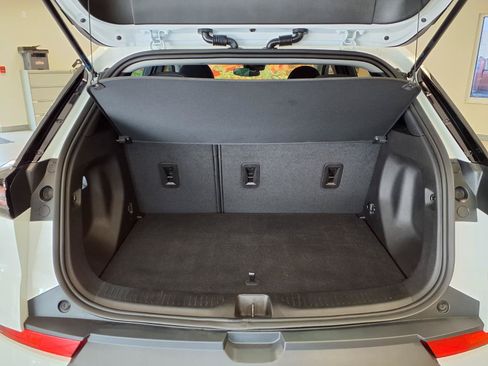 Used 2023 Chevrolet Bolt EUV LT w/ Comfort Package FWD image 16