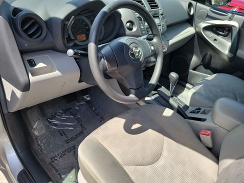 Used 2011 Toyota RAV4 2WD w/ Base L4 Extra Value Pkg image 19