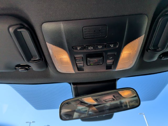 Used 2022 Toyota Corolla SE w/ SE Premium Package FWD image 25