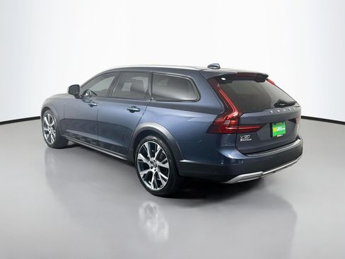Used 2025 Volvo V90 B6 Cross Country Ultra w/ Protection Package Premier AWD/4WD image 7