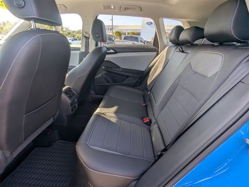 Used 2022 Volkswagen Taos SE image 14