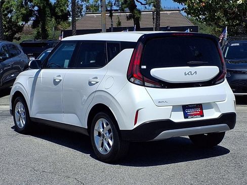 Certified 2024 Kia Soul LX w/ Option Group 015 FWD image 3