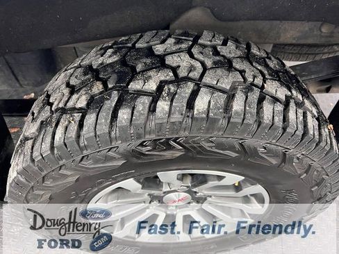 Used 2023 GMC Sierra 1500 AT4 w/ Technology Package image 20