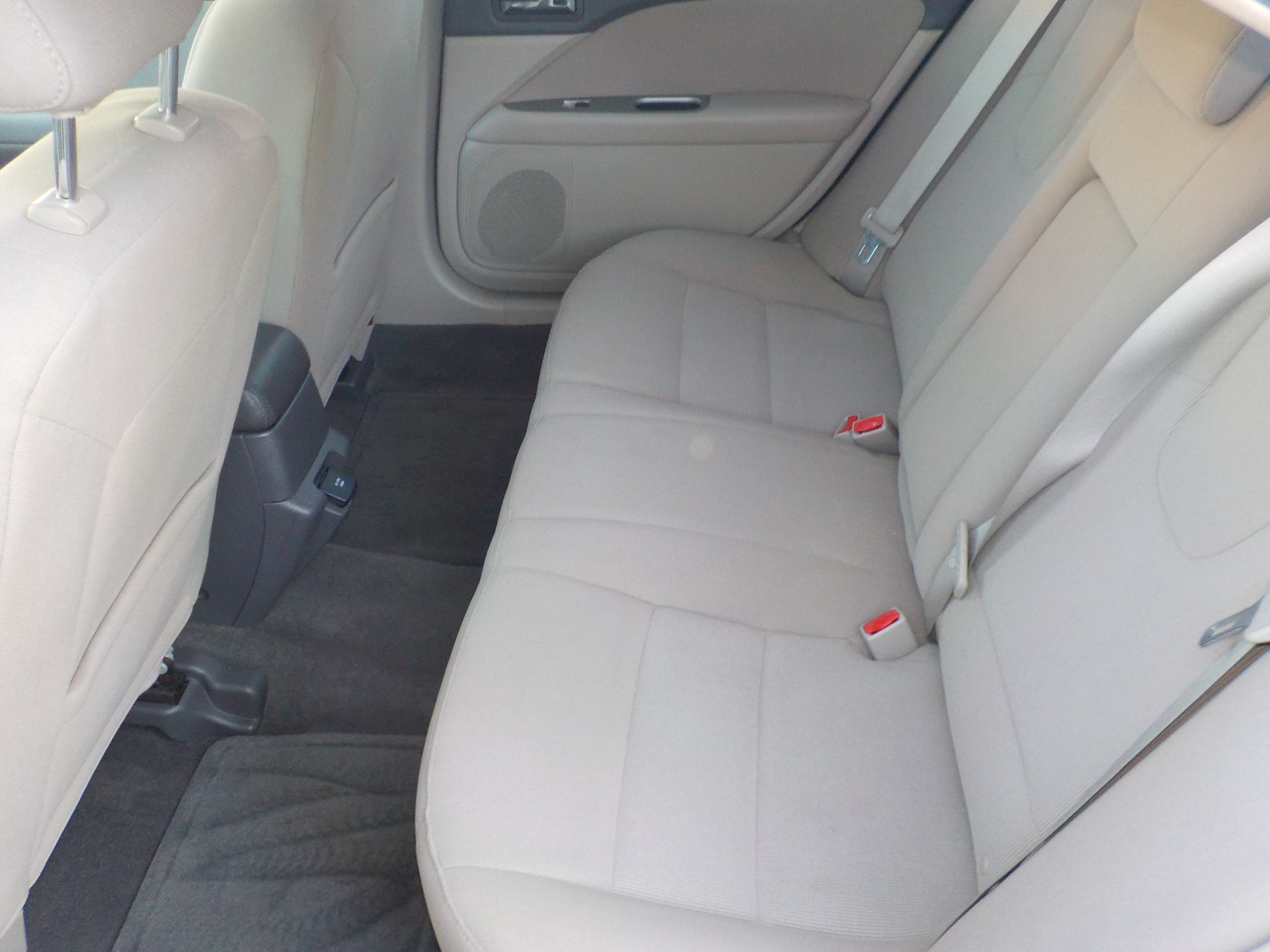 Used 2012 Ford Fusion Hybrid FWD image 16