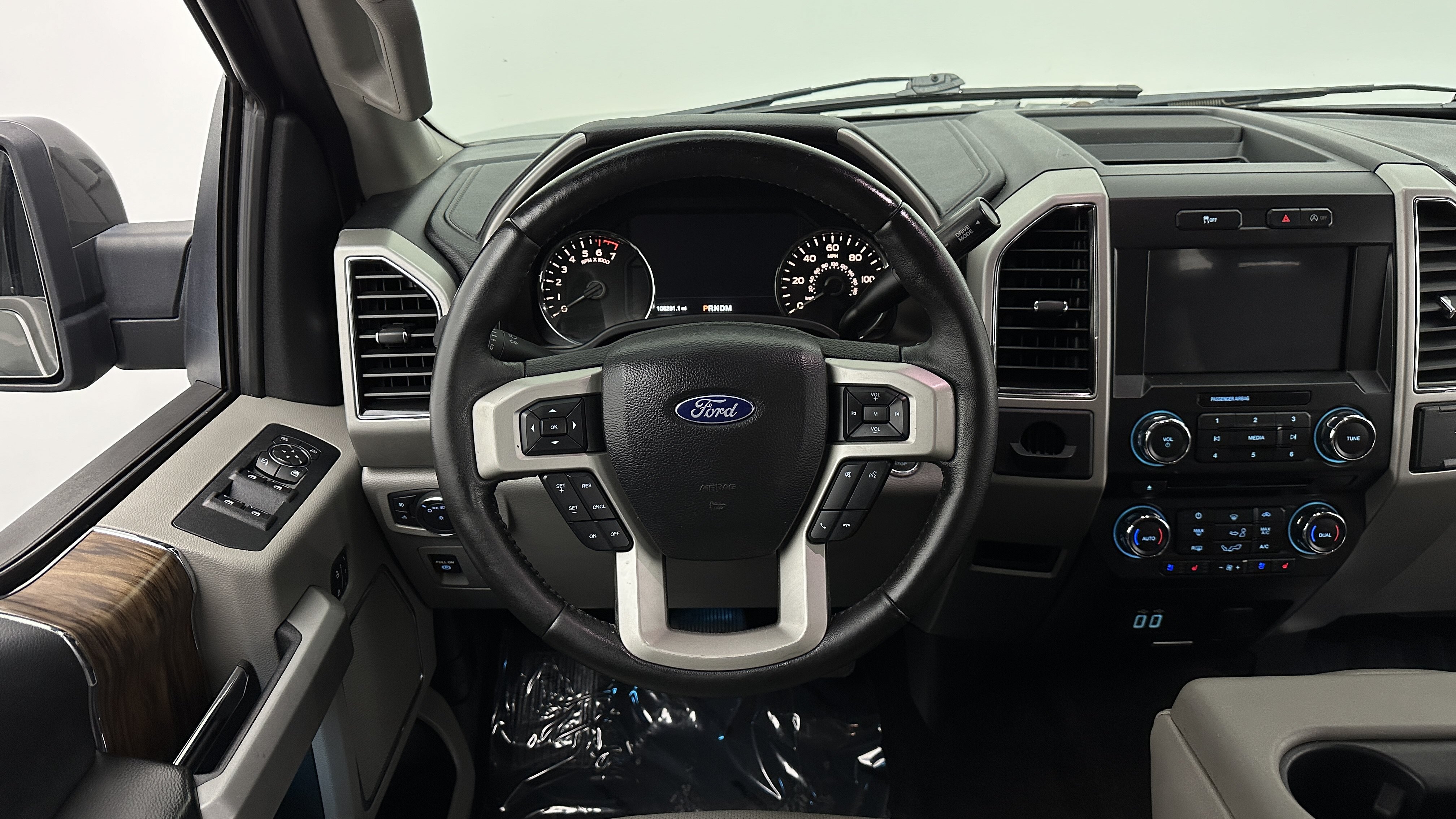 Used 2018 Ford F150 Lariat RWD image 29