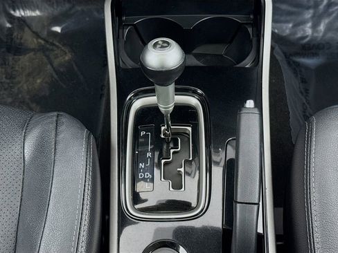 Used 2017 Mitsubishi Outlander SE image 28