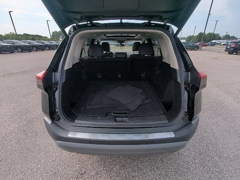 Used 2023 Nissan Rogue SV w/ SV Premium B Package FWD image 9