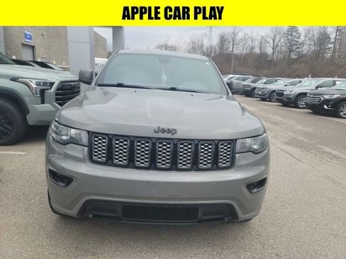 Used 2019 Jeep Grand Cherokee Altitude image 2