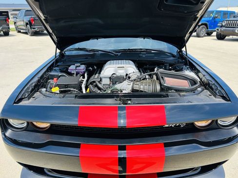Used 2019 Dodge Challenger SRT Hellcat Redeye RWD image 39