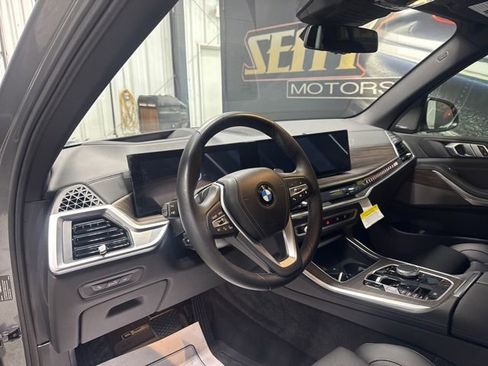 Used 2024 BMW X5 xDrive40i w/ Premium Package AWD/4WD image 6