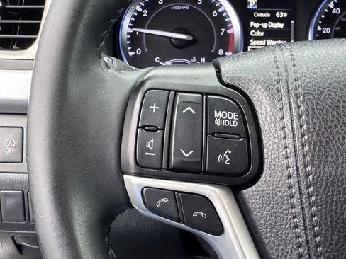 Used 2019 Toyota Highlander Limited image 30