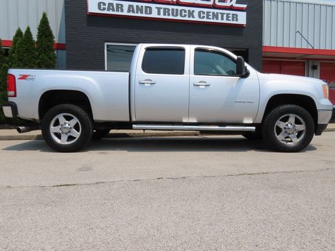 Used 2012 GMC Sierra 2500 SLT w/ SLT Convenience Package AWD/4WD image 3