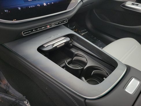 New 2026 Mercedes-Benz E 53 AMG e 4MATIC Sedan image 24