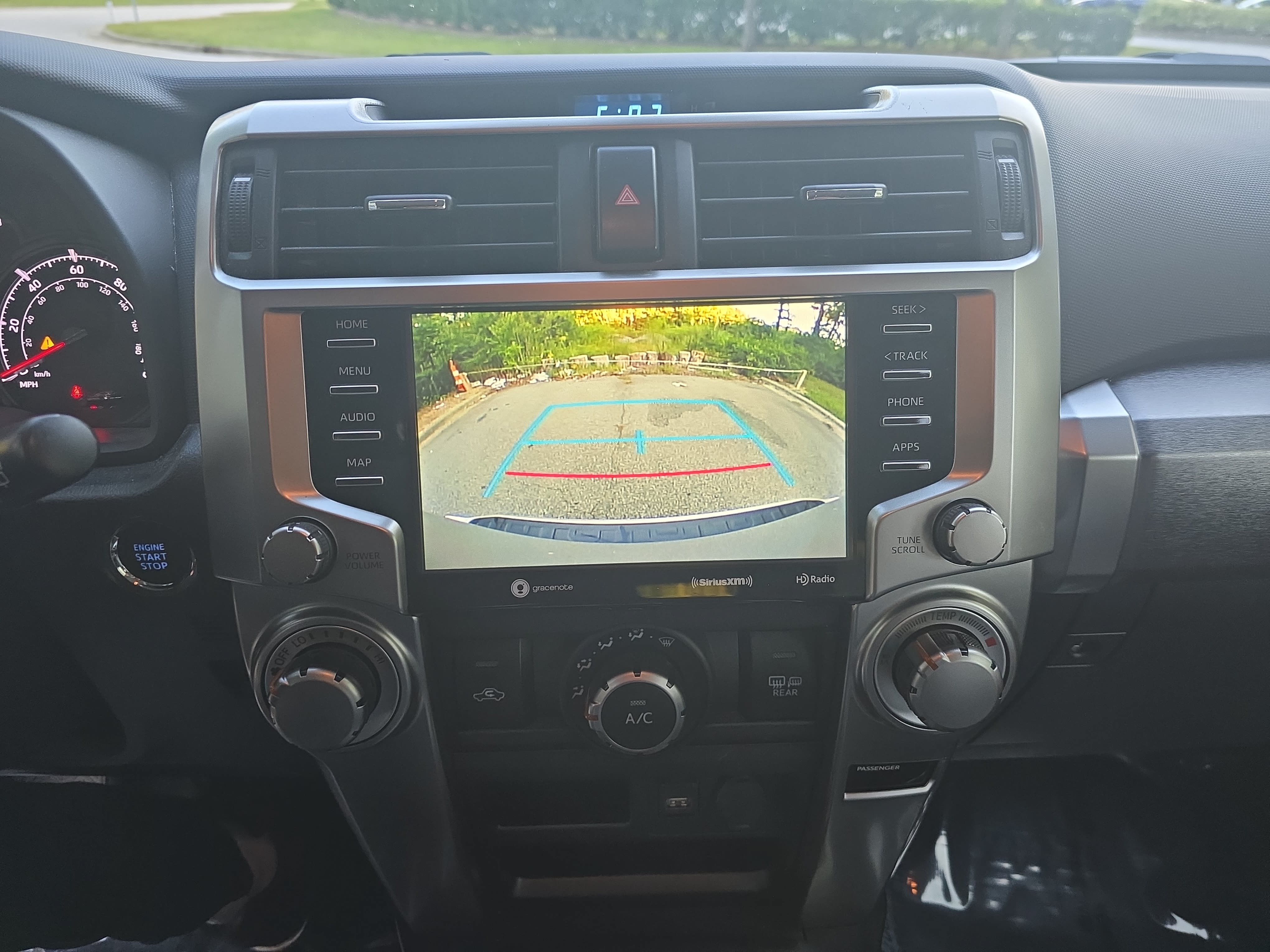 Used 2021 Toyota 4Runner SR5 AWD/4WD image 22