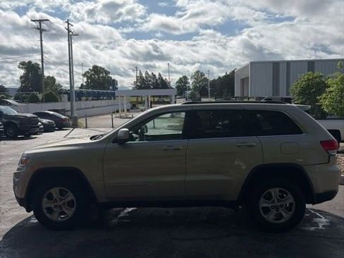 Used 2015 Jeep Grand Cherokee Laredo w/ Quick Order Package 23E AWD/4WD image 11