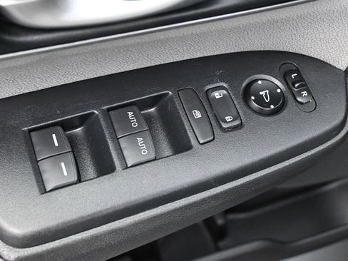Used 2018 Honda CR-V EX image 3