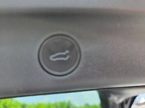Used 2023 Tesla Model Y Long Range AWD/4WD image 58