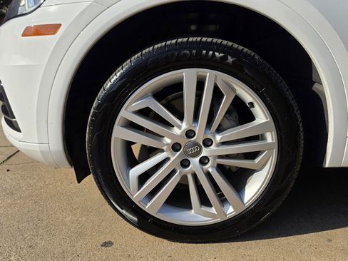 Used 2019 Audi Q5 2.0T Premium Plus w/ Premium Plus Package image 13