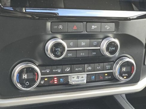 Used 2024 Ford Expedition Max XLT image 33