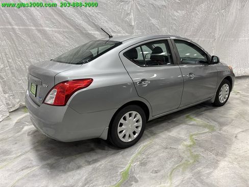 Used 2012 Nissan Versa SV image 8