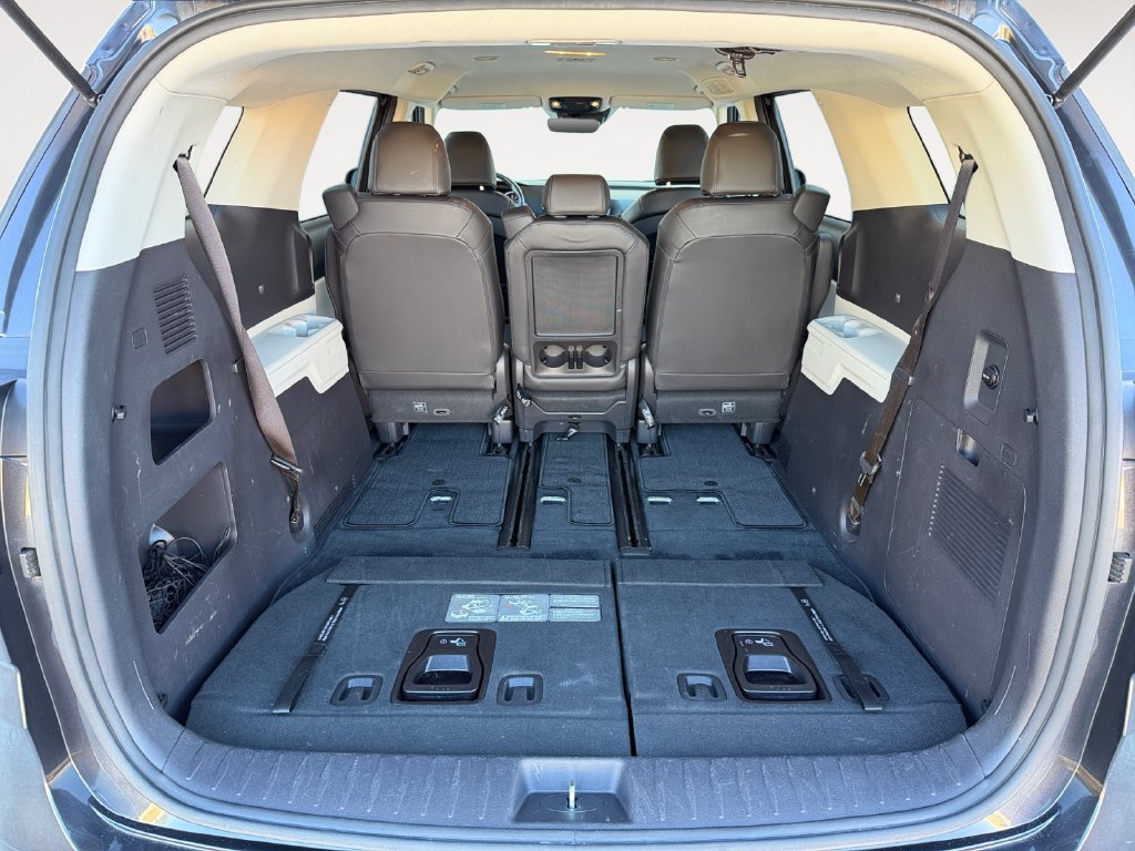 Used 2022 Kia Carnival LX FWD image 23