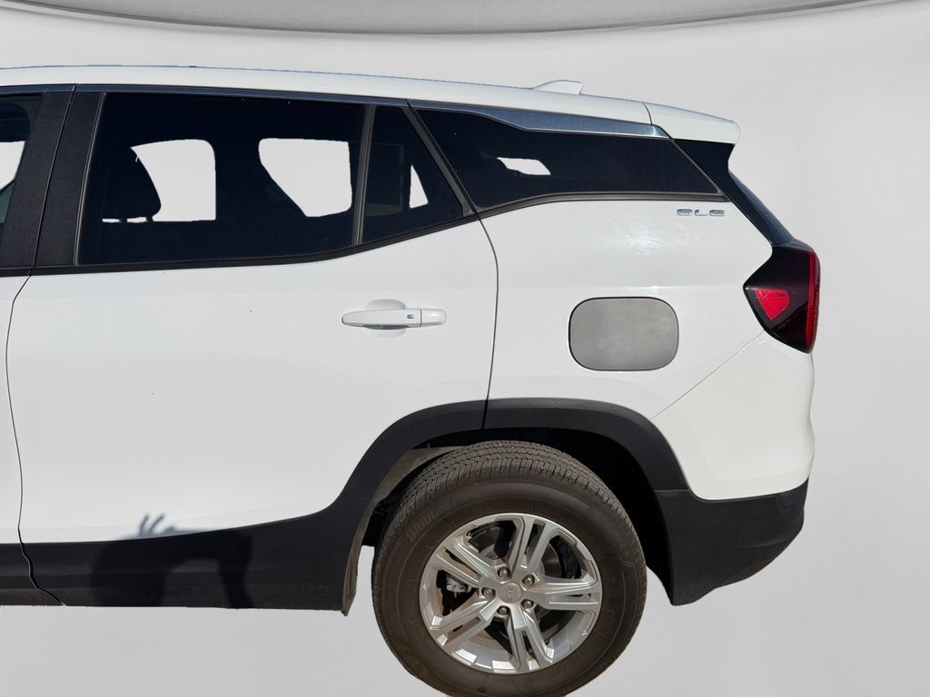 Used 2024 GMC Terrain SLE AWD/4WD image 13
