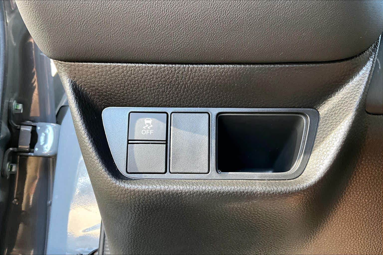 Certified 2025 Honda HR-V Sport image 33