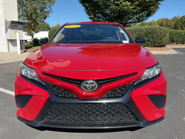 Used 2019 Toyota Camry SE FWD image 4