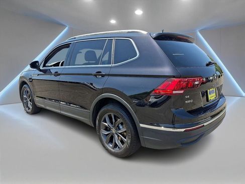 Used 2024 Volkswagen Tiguan SE w/ Panoramic Sunroof Package AWD/4WD image 6