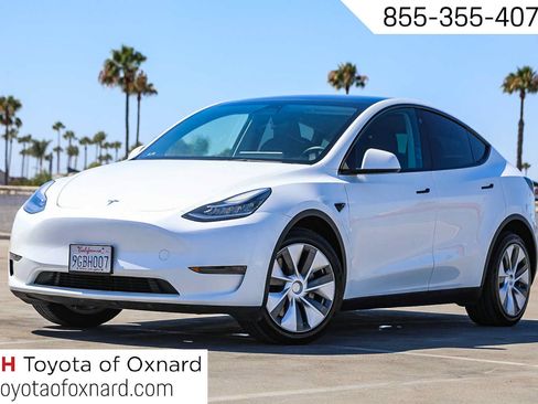 Used 2023 Tesla Model Y Long Range AWD/4WD image 1