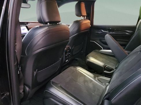 Certified 2022 Jeep Grand Cherokee L Altitude image 8