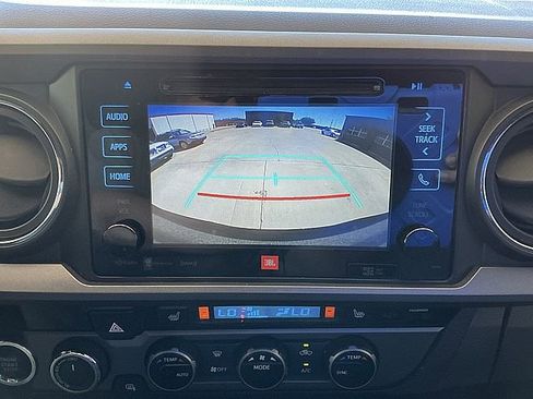 Used 2017 Toyota Tacoma TRD Off-Road image 26