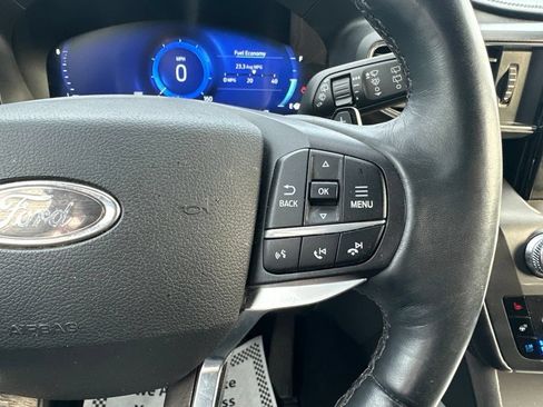 Used 2020 Ford Explorer Platinum w/ Premium Technology Package AWD/4WD image 18