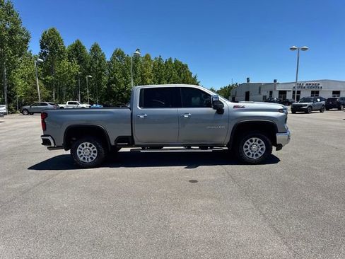 Used 2025 Chevrolet Silverado 2500 LTZ w/ LTZ Plus Package AWD/4WD image 3