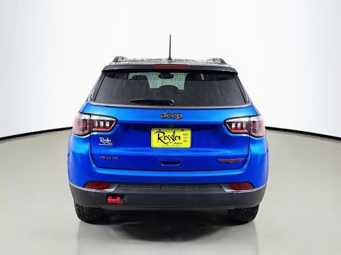 Used 2022 Jeep Compass Trailhawk w/ Trailhawk Convenience Group AWD/4WD image 7