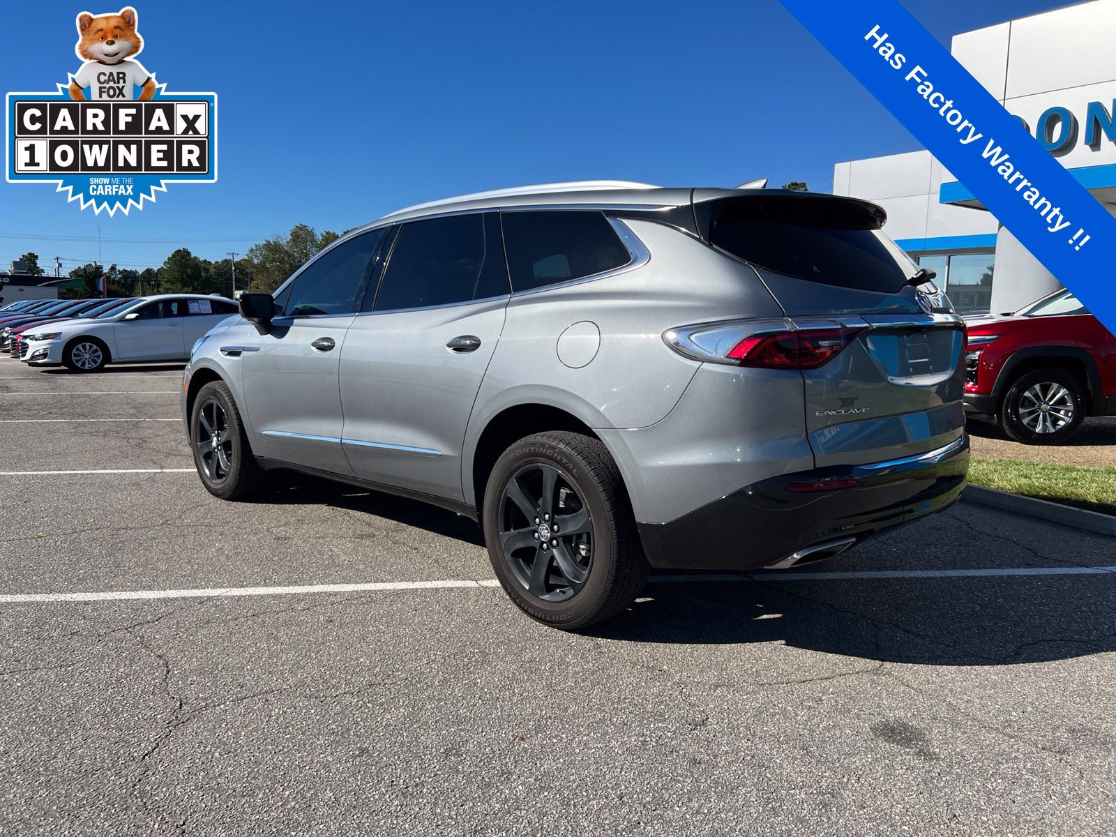 Used 2024 Buick Enclave Essence w/ Sport Touring Edition FWD image 3