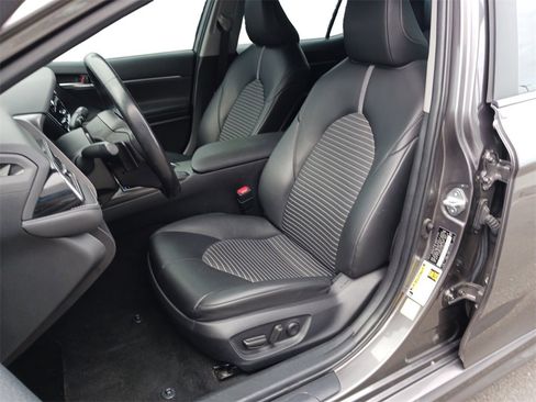 Used 2023 Toyota Camry SE image 25