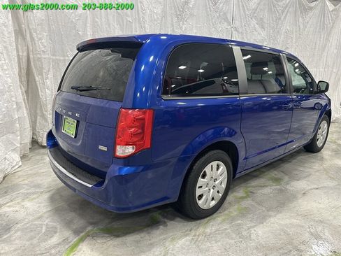 Used 2018 Dodge Grand Caravan SE w/ UConnect Hands-Free Group image 8