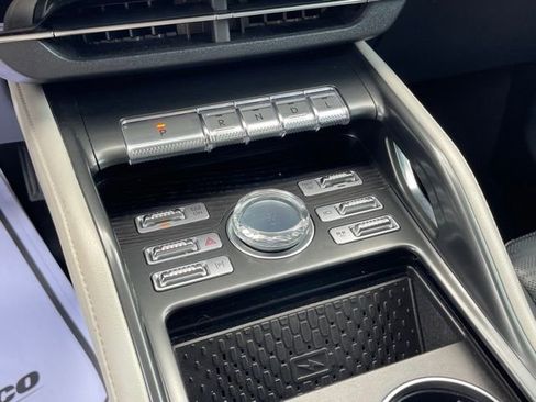 Used 2024 Lincoln Nautilus Reserve AWD/4WD image 21