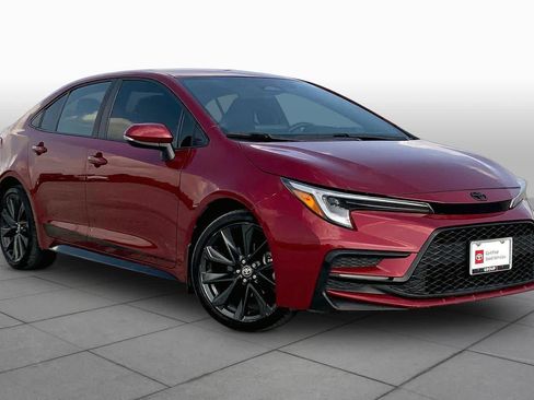 Used 2024 Toyota Corolla SE FWD image 3