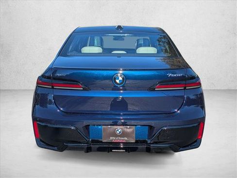 New 2026 BMW 750e xDrive w/ Executive Package image 7