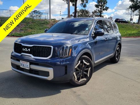 Used 2023 Kia Telluride EX AWD/4WD image 1