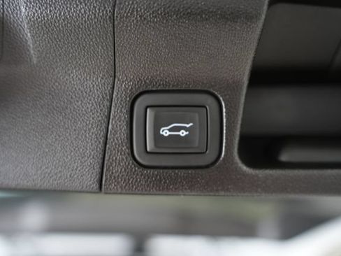Used 2023 GMC Acadia SLE w/ Elevation Edition AWD/4WD image 10