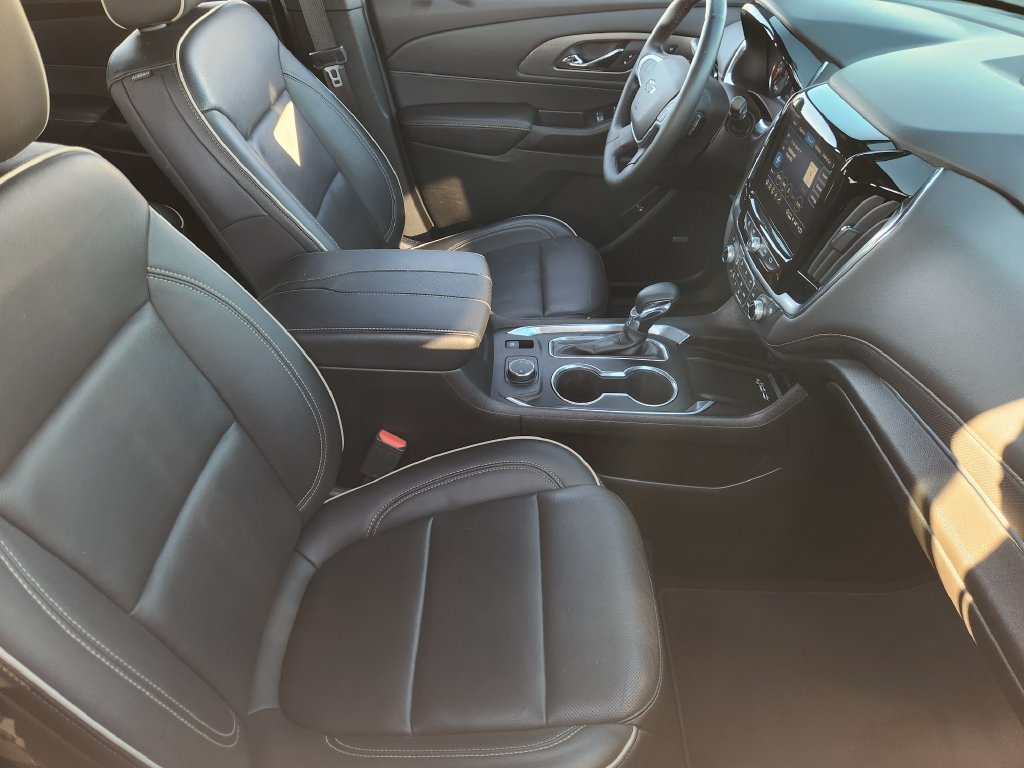 Used 2023 Chevrolet Traverse Premier w/ Redline Edition FWD image 13