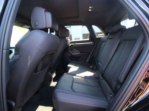 Used 2020 Audi Q3 2.0T Premium Plus image 27