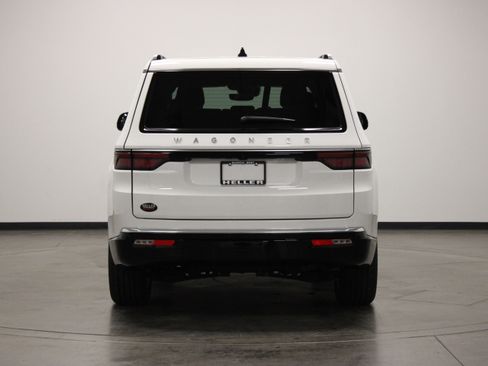 Used 2025 Jeep Wagoneer Series II AWD/4WD image 7