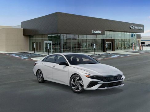 New 2026 Hyundai Elantra SEL Sport Premium FWD image 2