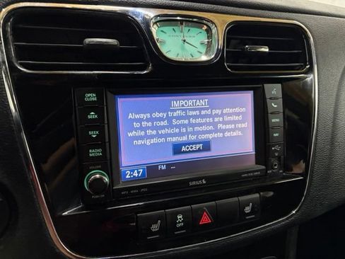 Used 2013 Chrysler 200 Limited FWD image 29
