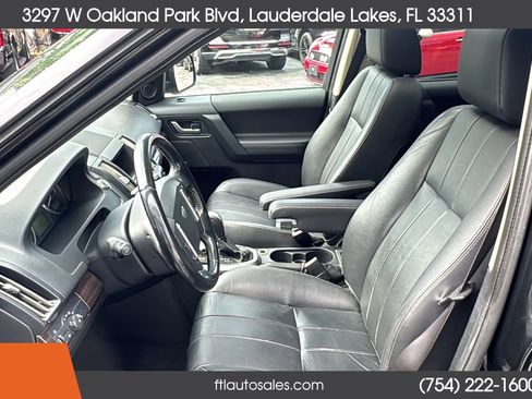 Used 2011 Land Rover LR2 HSE AWD/4WD image 25